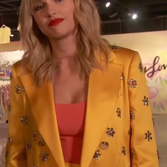 VINTAGE mustard yellow blazer—ERAS tour outfit Taylor Swift - Picture 3 of 10